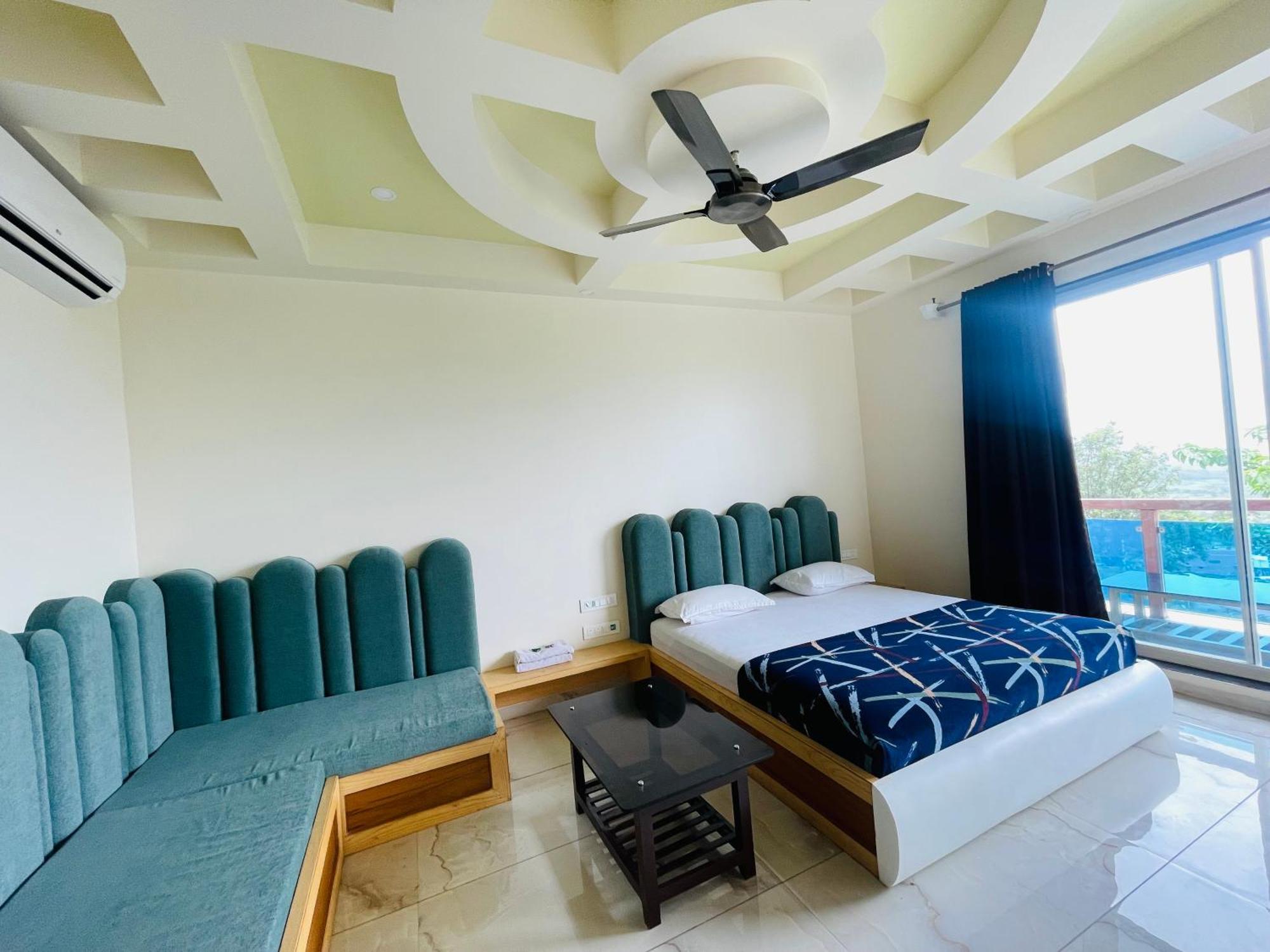 Natural Resort Panhāla 外观 照片