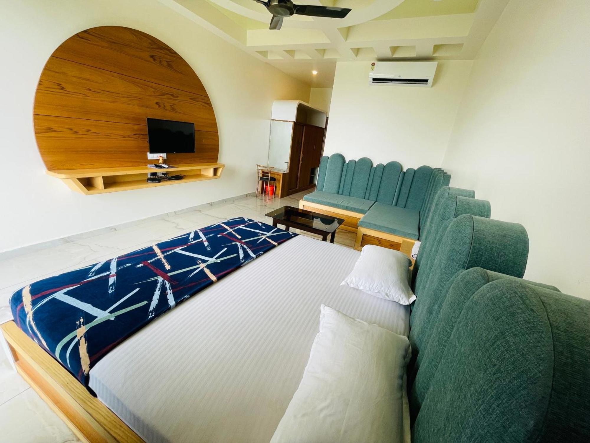 Natural Resort Panhāla 外观 照片
