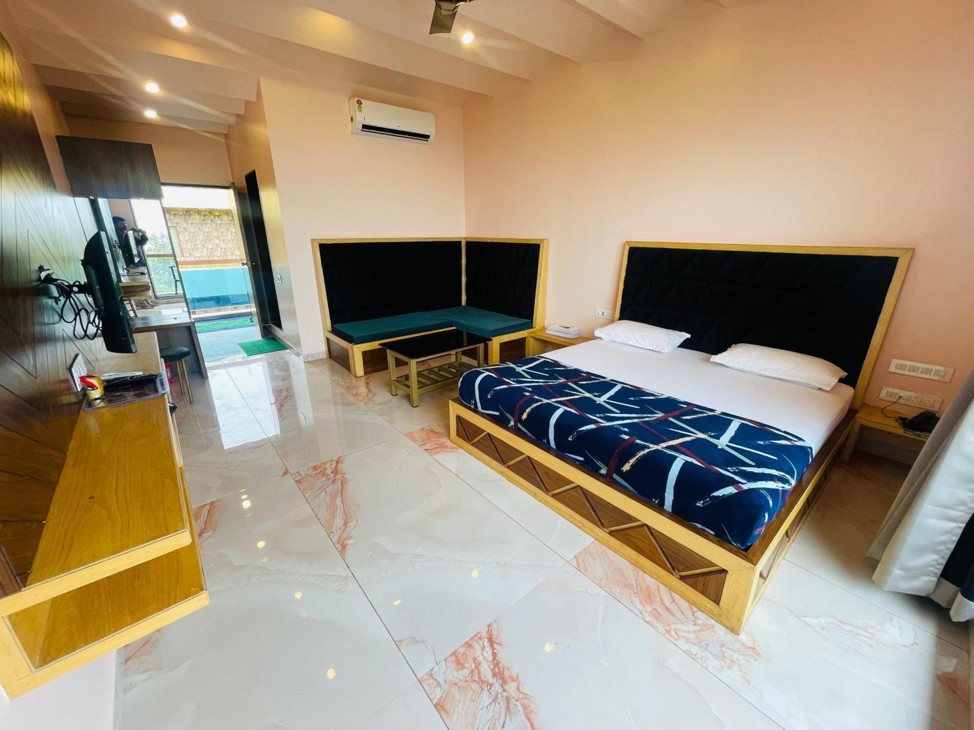 Natural Resort Panhāla 外观 照片
